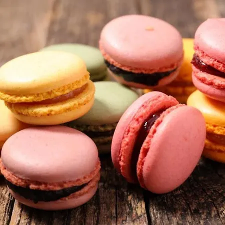 Bayonne-adour, 3 Pieces, 6 Personnes. *