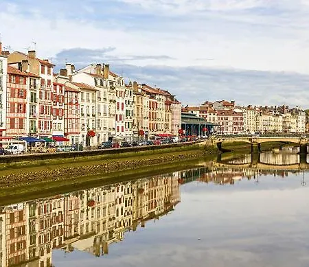 Bayonne-adour, 3 Pièces, 6 Personnes. Appartamento