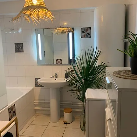 Bayonne-adour, 3 Pieces, 6 Personnes. Apartment